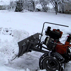 Прибирання снігу мотоблоком - снегоуборщики і снігоприбиральна техніка для дому і для дачі
