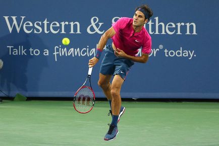 Suflați din partea dreaptă în marele tenis (forehand)