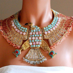 Bijuterii în stil egiptean - pe valul de popularitate