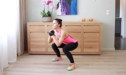 Exerciții pentru pierderea în greutate a coapsei și feselor acasă și în sala de gimnastică