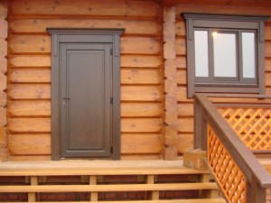 Установка двері в дерев'яний будинок - відео