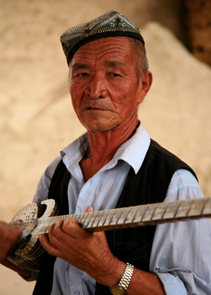 Ujgur hagyományok és szokások, a világ utazás