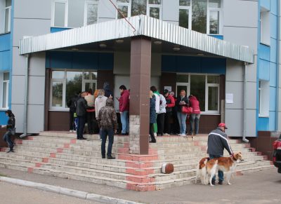 Întreaga paletă de roci foto-raport de la câine arată în Saharov - Zotover - Tver de referință -