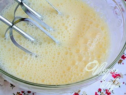 Egg gyümölcstorta karamellel desszert recept fényképpel (karamell) Egg gyümölcstorta karamellel desszert recept egy fotó