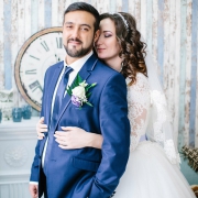 Yana Kolomiets - coafuri de nunta descriere, poze, recenzii