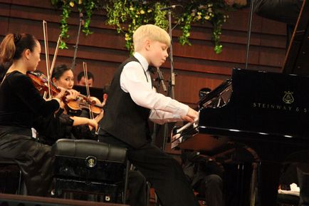 Concursul de tineret al lui Denis Matsuev a adus succes la școala rusă de pian - lucrul la ziare
