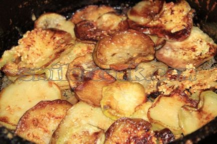 Caserola din vinete, cartofi si ciuperci - reteta pentru gatit vinete, cartofi si