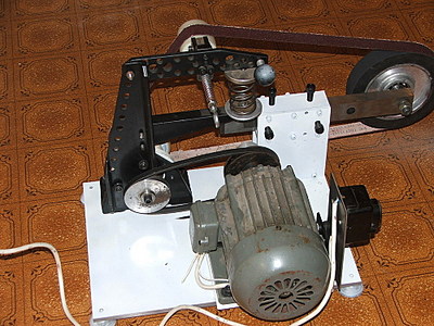 Notele serjanta-8 a făcut un polizor - o armă populară