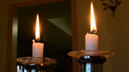Lumânări de lumină în Shabbat