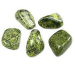 Зелений сапфір - камінь привабливою глибини