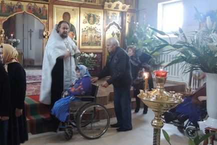 Sunt persoane cu dizabilități în așteptare în bisericile ortodoxe, beneficiul unei organizări publice a persoanelor cu dizabilități