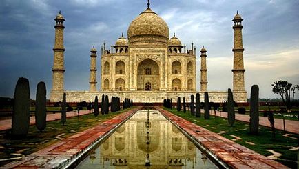 Ce este Taj Mahal și în ce oraș se află?