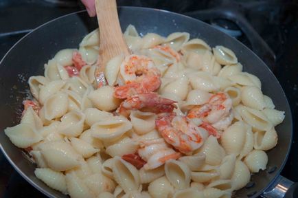 Фоторецепт пасти з тигровими креветками і томатами, pasta paolo - рецепти пасти та соусів до пасти