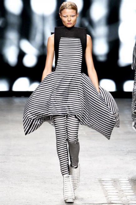 Gareth Pugh tervezők nem, ők születtek - Fair Masters - kézzel készített, kézzel készített (ők születtek) Gareth Pugh tervezők nem, ők születtek - Fair Masters - kézzel készített, kézzel készített