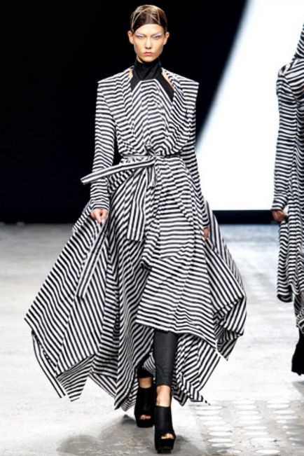 Gareth Pugh tervezők nem, ők születtek - Fair Masters - kézzel készített, kézzel készített (Gareth) Gareth Pugh tervezők nem, ők születtek - Fair Masters - kézzel készített, kézzel készített