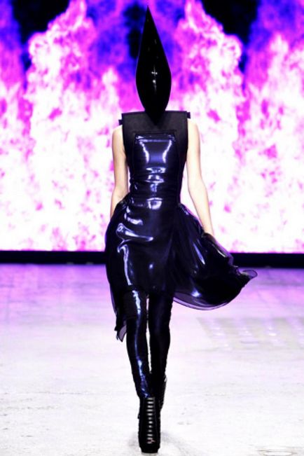 Designerii Gareth Pugh nu devin, se nasc - târgul meșterilor - manual, manual