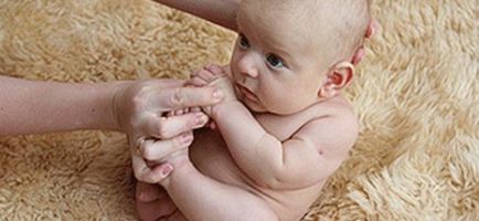 Hipotonusul nou-născuților, cauzele ficțiunii copilului, particularitățile îngrijirii