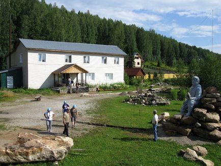 Muntele este scufundat, muzeul naturii al rezervației Vishera și lacul de a bea din nou pe drum