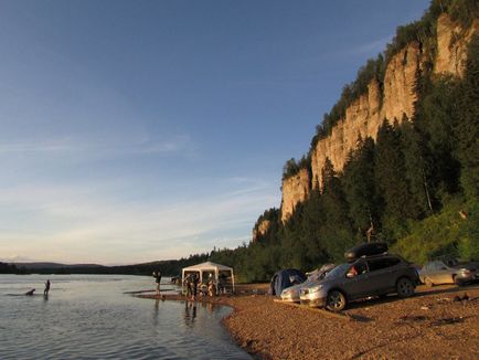 Muntele este scufundat, muzeul naturii al rezervației Vishera și lacul de a bea din nou pe drum