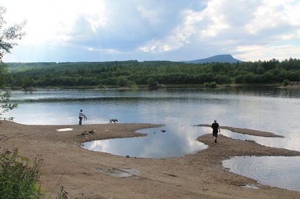 Muntele este scufundat, muzeul naturii al rezervației Vishera și lacul de a bea din nou pe drum