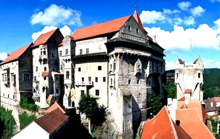 Castelul medieval gotic Pernštejn din sud-estul Republicii Cehe