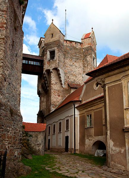 Castelul medieval gotic Pernštejn din sud-estul Republicii Cehe