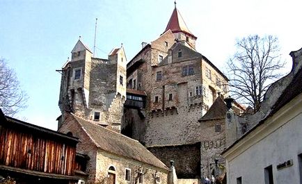 Castelul medieval gotic Pernštejn din sud-estul Republicii Cehe