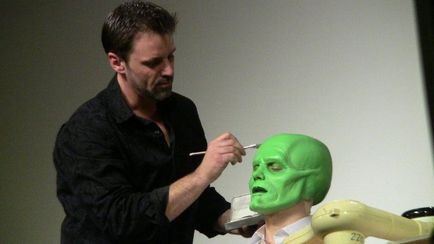 Make-up jellegű a film - egy maszk (it) Make-up jellegű a film - egy maszk