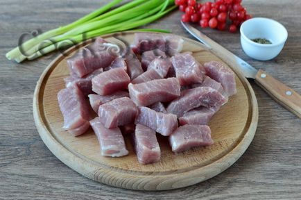 Гуляш зі свинини з грибами - покроковий рецепт з фото, страви з м'яса