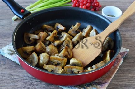 Gulyásleves sertés gombával - lépésről lépésre recept fotókkal, húsételek