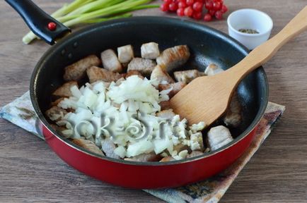 Gulyásleves sertés gombával - lépésről lépésre recept fotókkal, húsételek