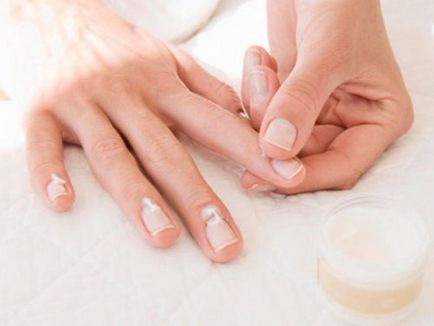 Як швидко зміцнити нігті в домашніх умовах як зміцнити нігті натуральні і після нарощування