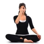 Cum sa scapi de o durere de cap cu exercitii de yoga