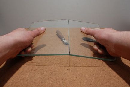 Cum se taie sticla cu un tăietor de sticlă este auto-explicativă