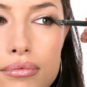 Cum sa faci make-up cu un creion pentru ochi log mama info (info mama)