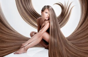 Як зробити самостійно сучасну стрижку на довгому волоссі