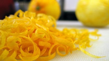 Як зняти цедру з лимона