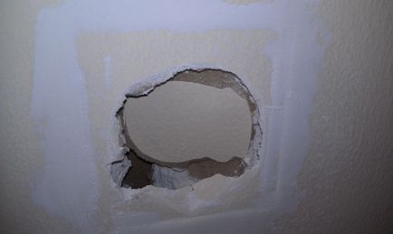Cum să fixați o gaură în gaura de ghips pe perete, video, în tavan, decât puteți