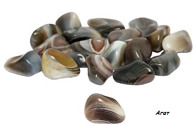 Achát kő, mi ez, értékes ásványi vagy nem, hogyan kell megkülönböztetni a hamisítás