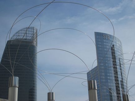 Trimestrul pentru La Défense, paris, descrierea Franței, fotografie, unde este situat pe hartă, cum se ajunge