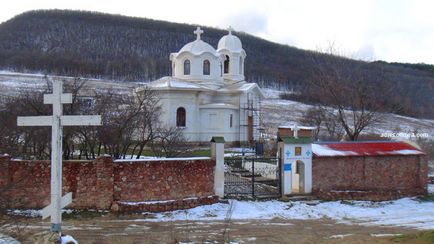 Лаки, монастир святого луки