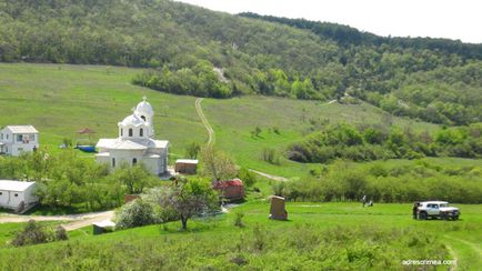 Лаки, монастир святого луки