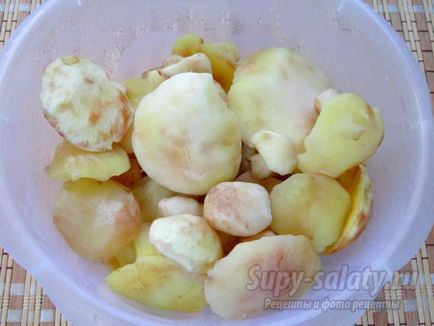 Маслюки тушковані з картоплею