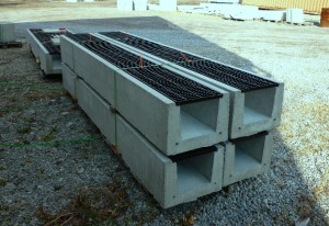Монтаж бетонних водовідвідних лотків правила і інструкція, каналізація всім