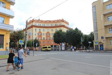 Într-o zi în Smolensk cu mașina și pe jos, un club de călători turneu lukas