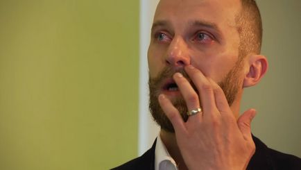 Elvesztette a lányát miatt a tárgy, amely jelen van minden otthonban, és most már minden a harangok, hogy (a) Elvesztette a lányát miatt a tárgy, amely jelen van minden otthonban, és most már minden a harangok, hogy