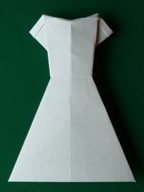 Origami de ambarcațiunile de bani - cămașă cu o cravată și un sistem de performanță