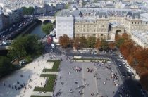 Sărbătorile cu copii La Defense în Paris, zona defensivă (la apărare) - se odihnesc cu copiii înșiși