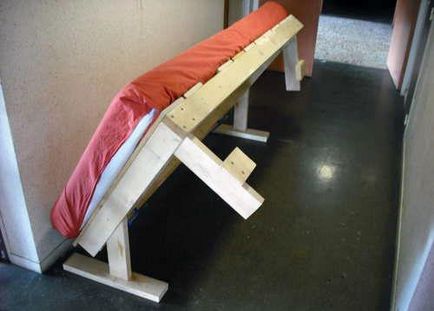 Відкидне ліжко своїми руками для гаража або дачного будиночка, дизайн інтер'єру