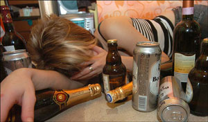 Simptomele otrăvire cu alcool, tratamentul și ajutorul cu otrăvire cu alcool surogat, opresc alcoolismul